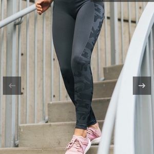 Zyia 8-10 Grey Camo Performance High Rise 7/8